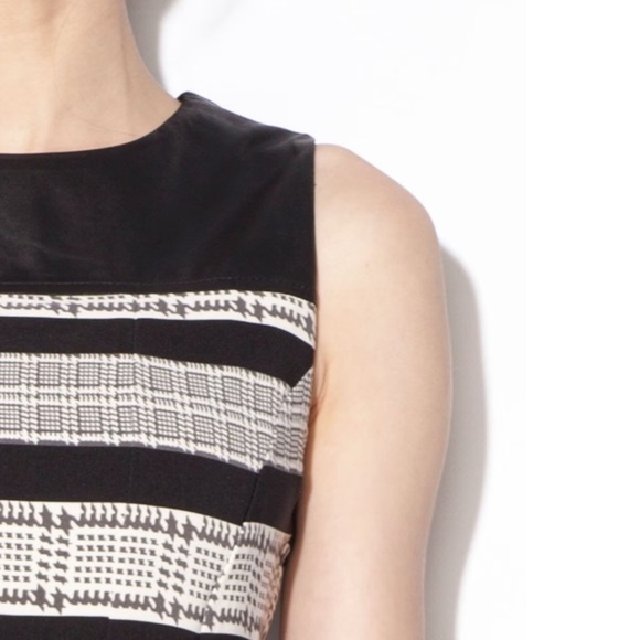 Gorgeous Rinascimento dress with imitation leather - Picture 3 of 12